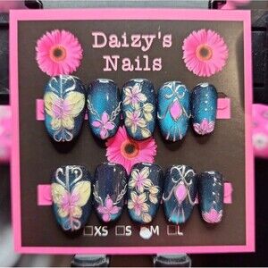 Medium Size Press-on Nail 10Pc Set Handmade Oval Purple Floral 2.0 Cm Length